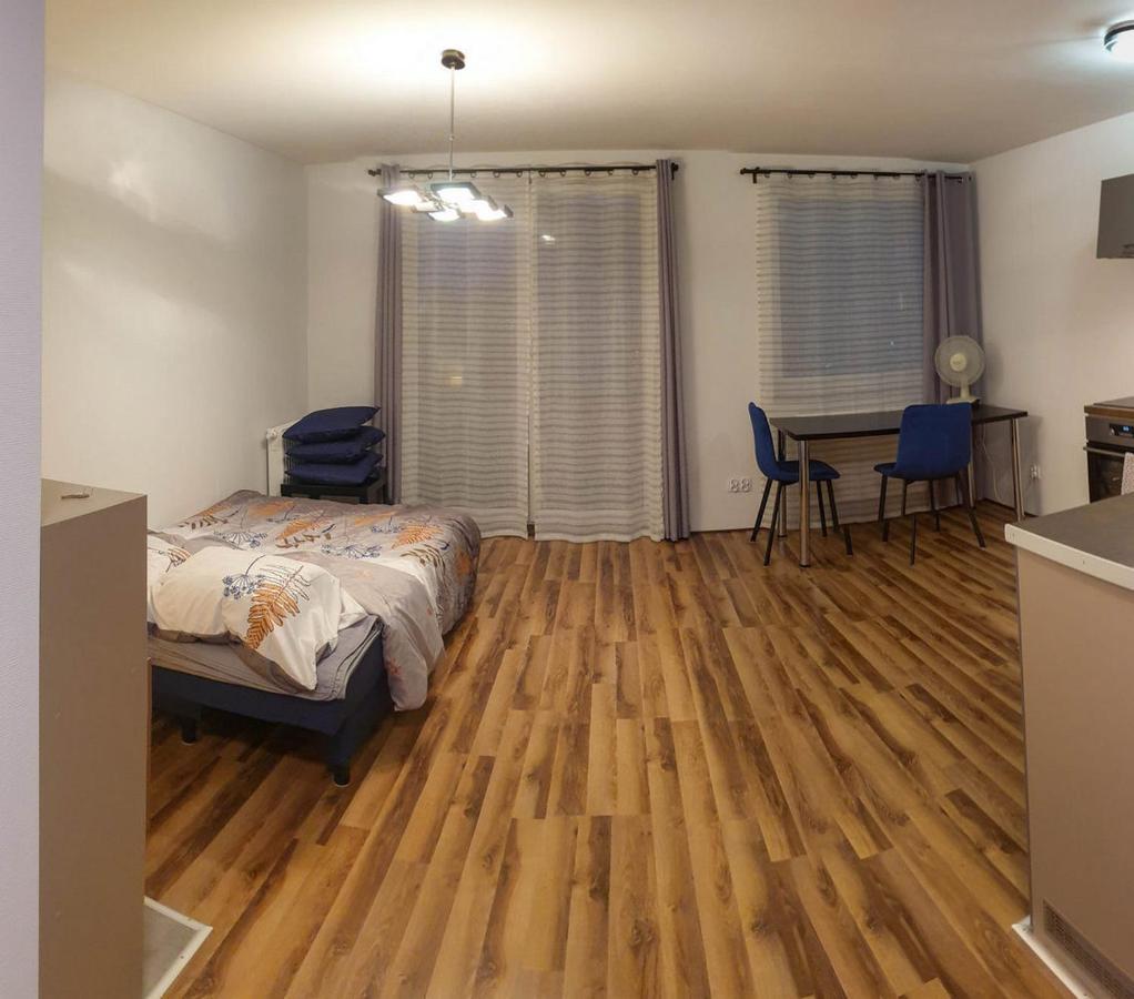 Mini Apartament Krakow Pn / Cracow North Z Parkingiem Bagian luar foto